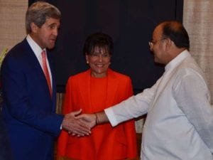 arun jaitely kerry handshake - 1