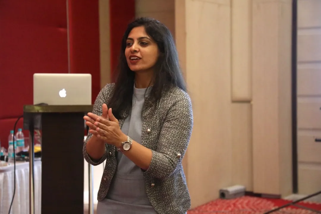 Negotiation skills with body language by Khyati Bhatt