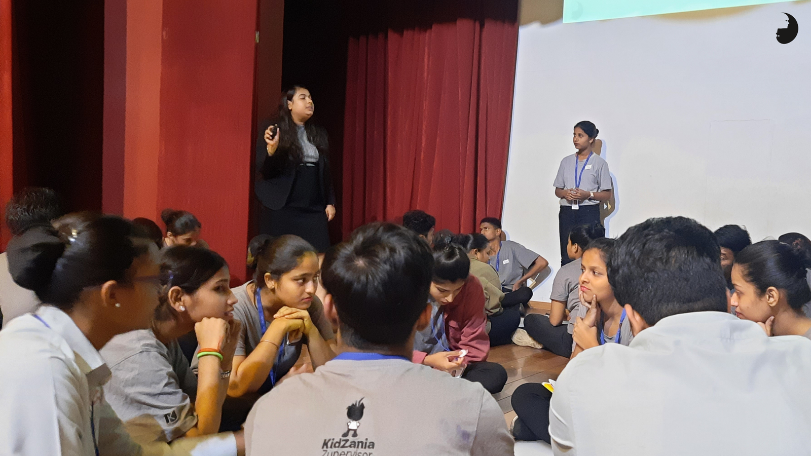 Body Language For Floor Staff